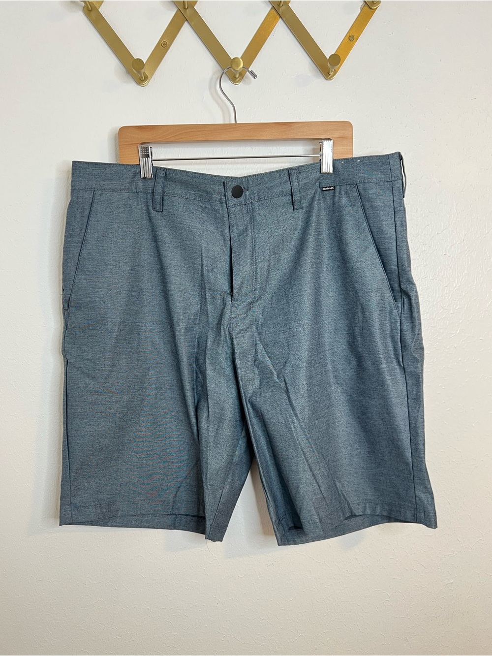 EUC Men’s Hurley H2O-DRI shorts - Sz 38”